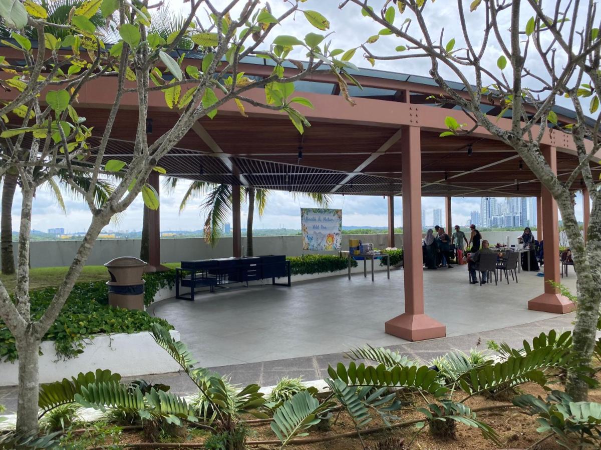 Almas Suite Nusajaya  Exterior foto